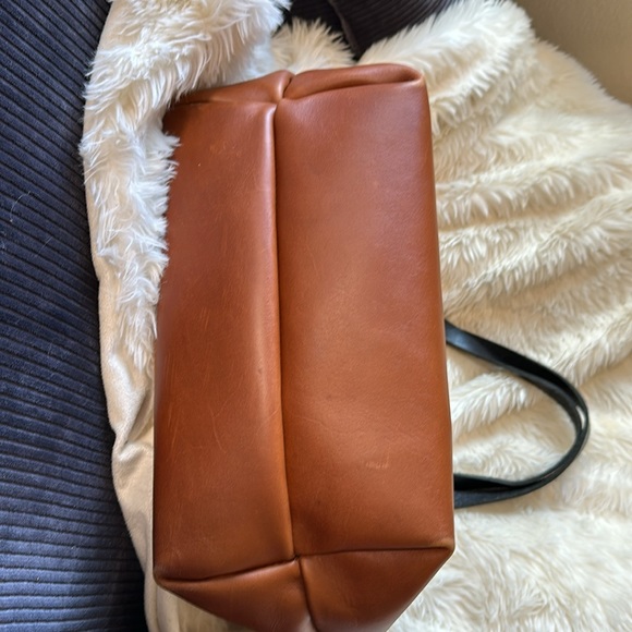 Large Honey Portland Leather Good Classic Tote - Picture 3 of 3